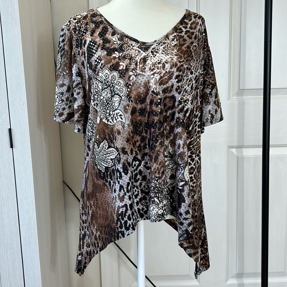 Wilde Animal Print Brown Embellished Short Sleeve Blouse Handkerchief Hem Sz 2X